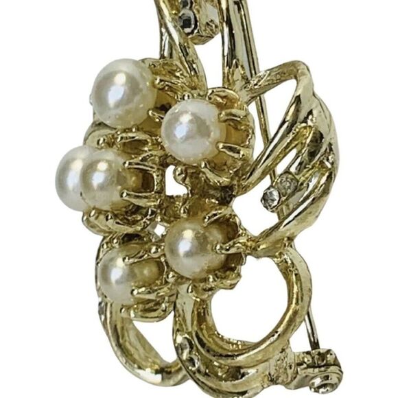 Women’s Faux White Pearl 3D Shimmering Rhinestone Gold Tone Flower Brooch Pin 2” - Picture 4 of 7
